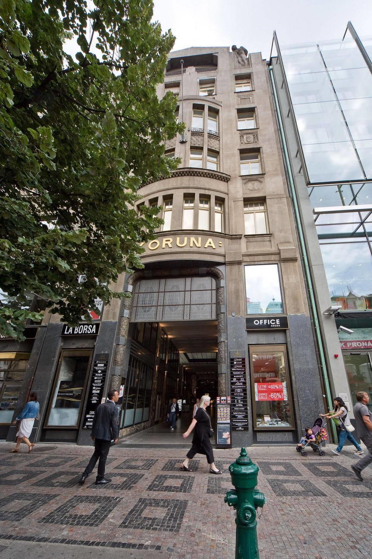 Merchants Crown Suites And Spa Prága Kültér fotó The Brussels Stock Exchange